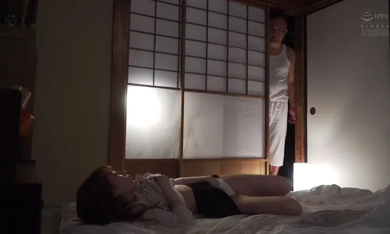 Bố ông xã thiếu thốn lại bắt gặp người tình của con trai đang thủ dâm