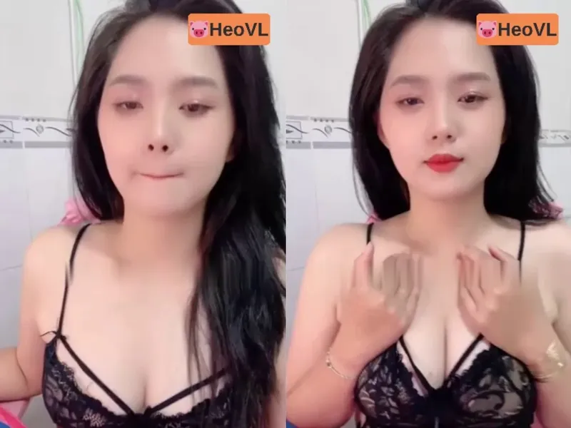 Em ghệ răng khểnh khoe cục thịt tròn trắng